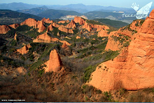 Ruta de los Ancares y las Médulas. Pallozas Terranatur